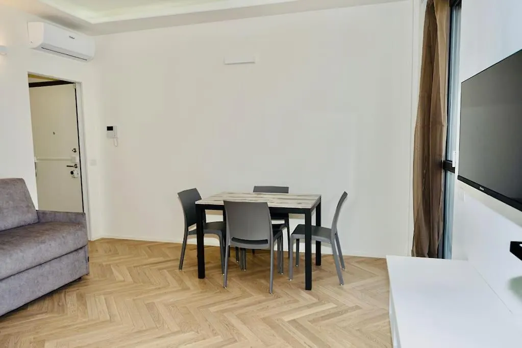 Sky View -Porta Nuova- Appartamento 2 Con Balcone Milan Apartment